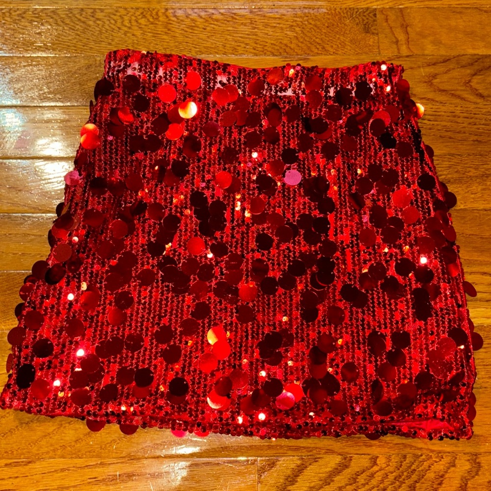 Red sequined mini skirt, sparkly good condition never worn